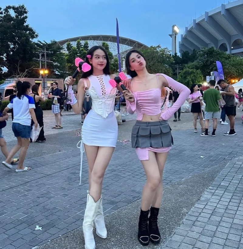 Mặc gì đi concert Tinh Hà "Say Hi"