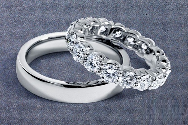 Vàng trắng Italy 750 là gì? Cách nhận biết và cập nhật giá vàng trắng Ý 750 hôm nay