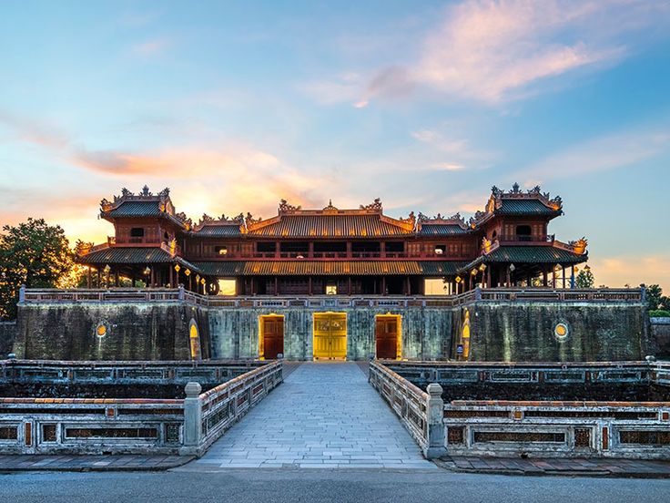 Kinh nghiệm du lịch Huế từ A – Z: Ăn gì, chơi gì, ở đâu?