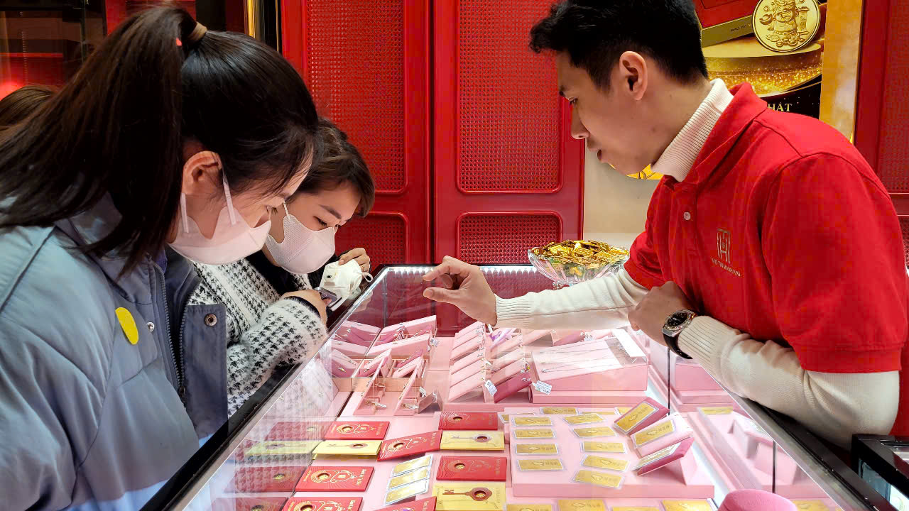 Nên mua vàng vào ngày nào trong tháng để có giá tốt nhất 2026?