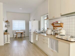 Cách tiết kiệm điện cho nhà bếp: Tủ lạnh, bếp nấu