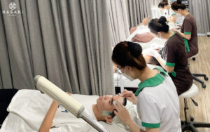 Dịch vụ điều trị mụn tại spa Hasaki