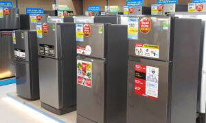 Tận dụng giá trị từ sản phẩm đổi mẫu (Hàng trưng bày)