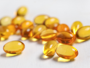 Bôi vitamin E lên mặt