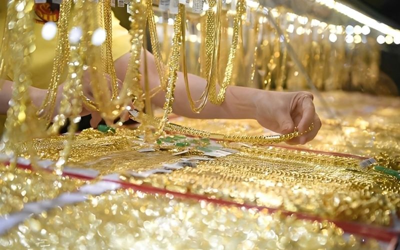 Nên mua vàng vào thời điểm nào trong ngày để có giá tốt nhất?