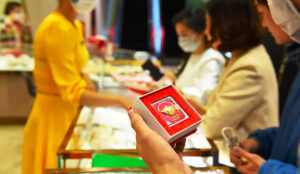 Có nên mua vàng ngày thần tài?
