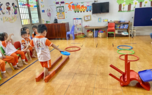 Gợi ý 10 trò chơi cho bé 4 tuổi giúp phát triển trí tuệ và vận động toàn diện