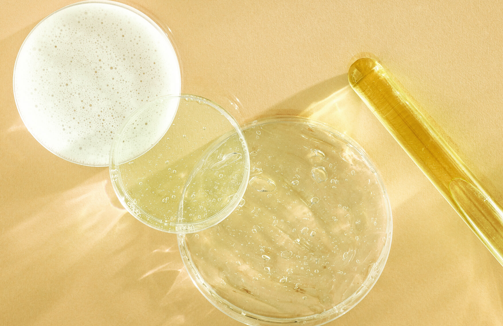 Retinol là gì? Tác dụng, cách dùng và gợi ý một số Retinol tốt nhất