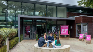 Top 12 trung tâm tiếng Anh Hà Nội uy tín nhất 2026: Học phí, ưu nhược điểm chi tiết