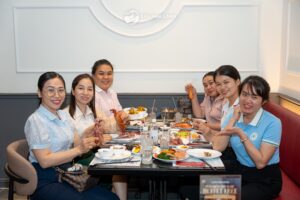 Bí quyết càn quét menu buffet Cửu Vân Long 