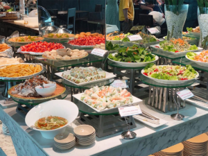 Review Adobi Buffet 2026: Menu, giá vé và chất lượng có đáng tiền?