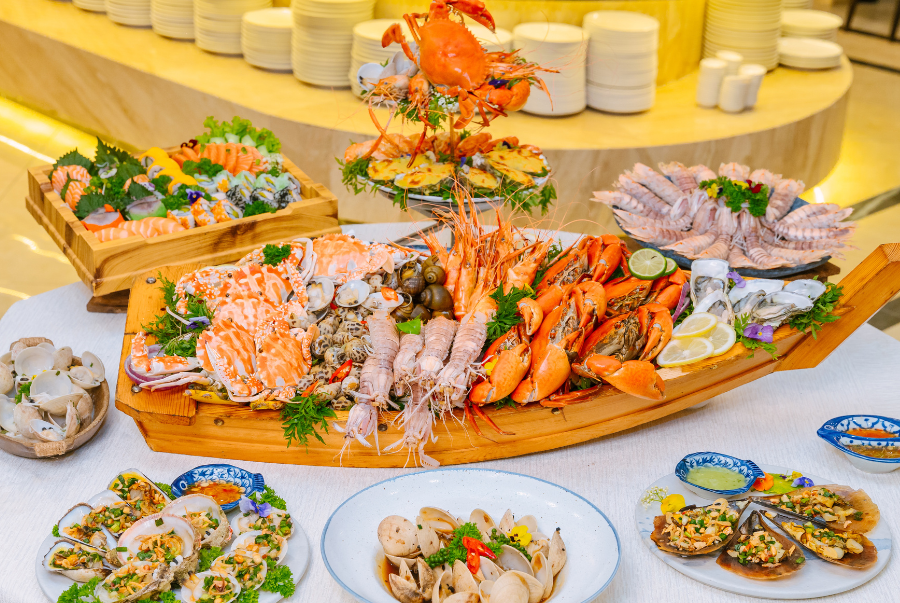 Bay Seafood Buffet có đáng tiền? Review chi tiết menu, bảng giá và trải nghiệm 2026