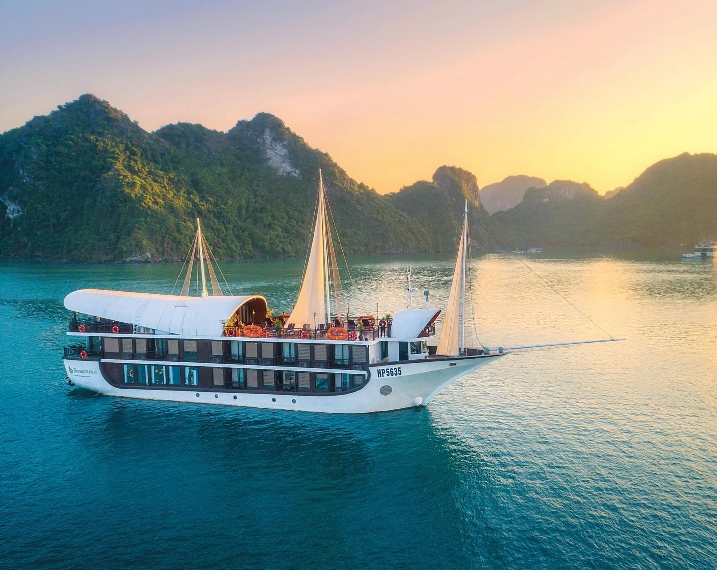 Cẩm nang du lịch Hạ Long từ A – Z – Địa điểm, chi phí, kinh nghiệm