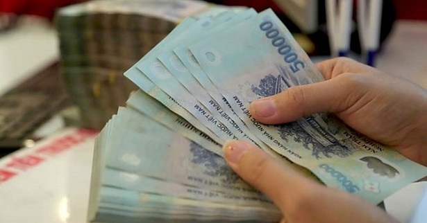 Tại sao tiền Việt Nam mất giá? Giải mã lý do & Bật mí chiến lược bảo vệ tài sản trong thời kỳ lạm phát