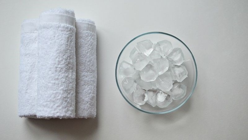 Cách làm xẹp mụn sưng đỏ sau 1 đêm hiệu quả và an toàn