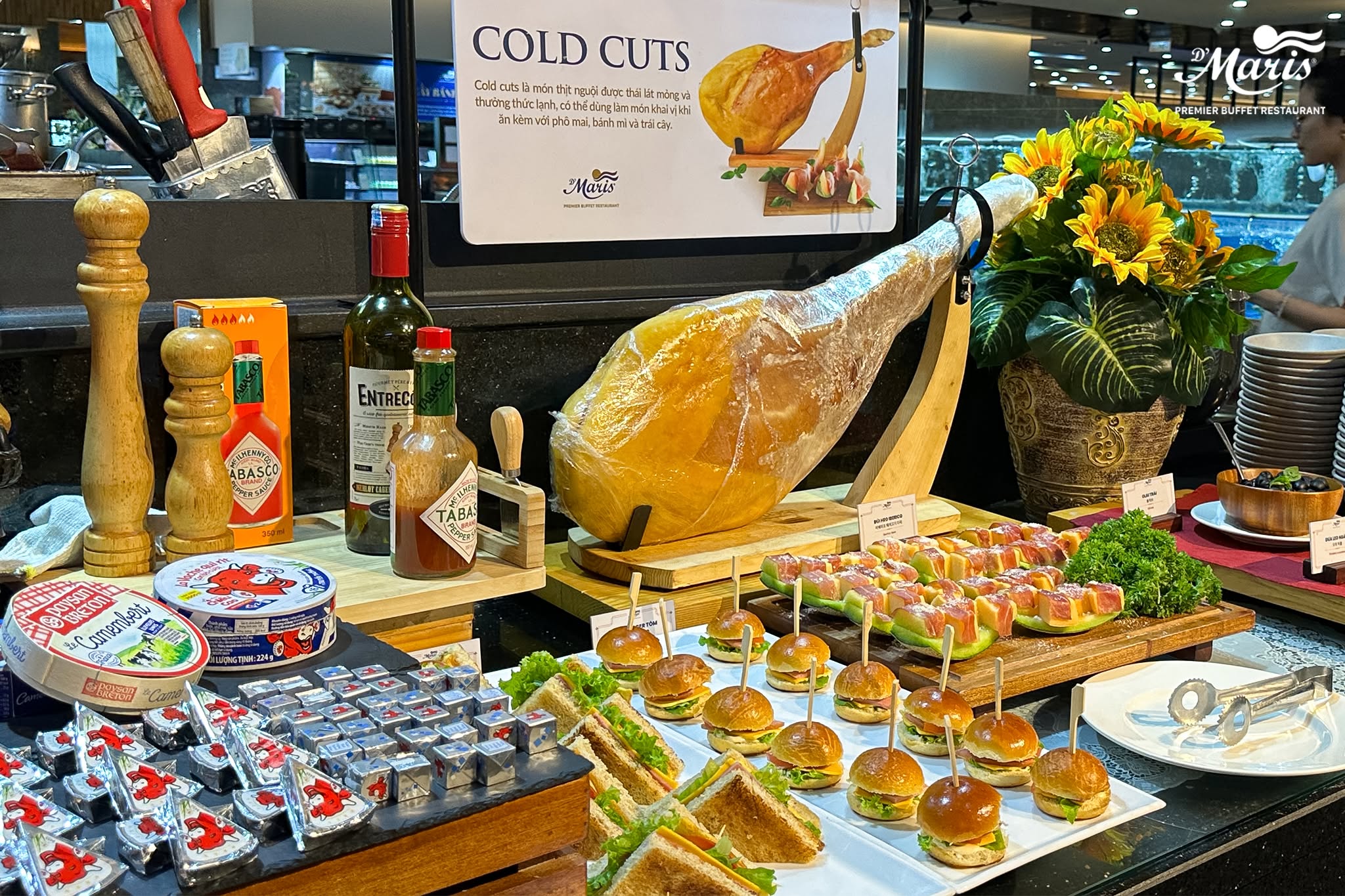 Review chi tiết buffet hải sản D’Maris: Đại tiệc 250+ món, bảng giá và trải nghiệm thực tế