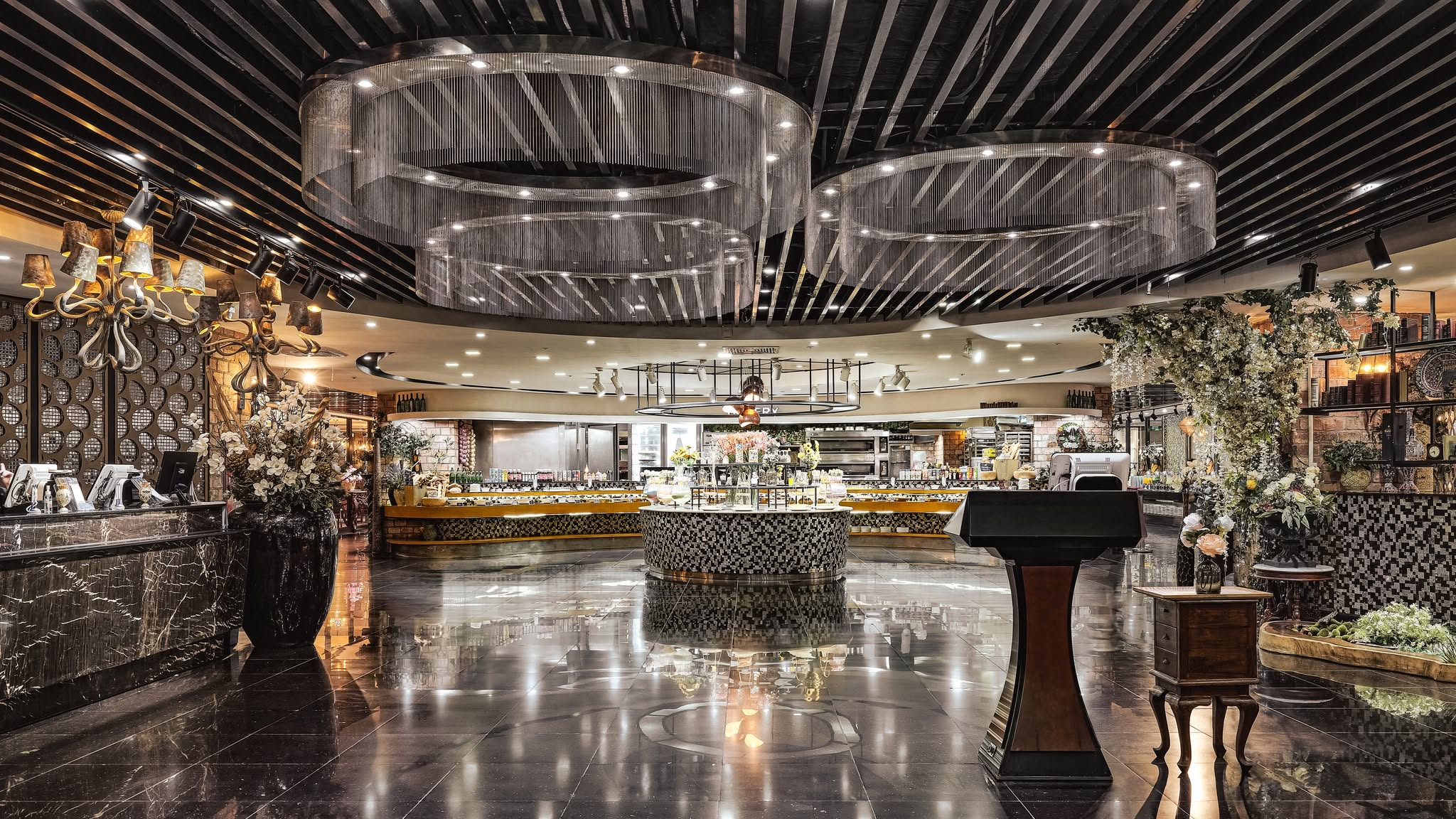 Review chi tiết buffet hải sản D’Maris: Đại tiệc 250+ món, bảng giá và trải nghiệm thực tế