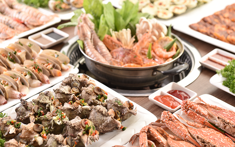 Siêu phẩm buffet hải sản Chef Dzung: Review thực đơn, bảng giá 2026 và trải nghiệm chi tiết nhất
