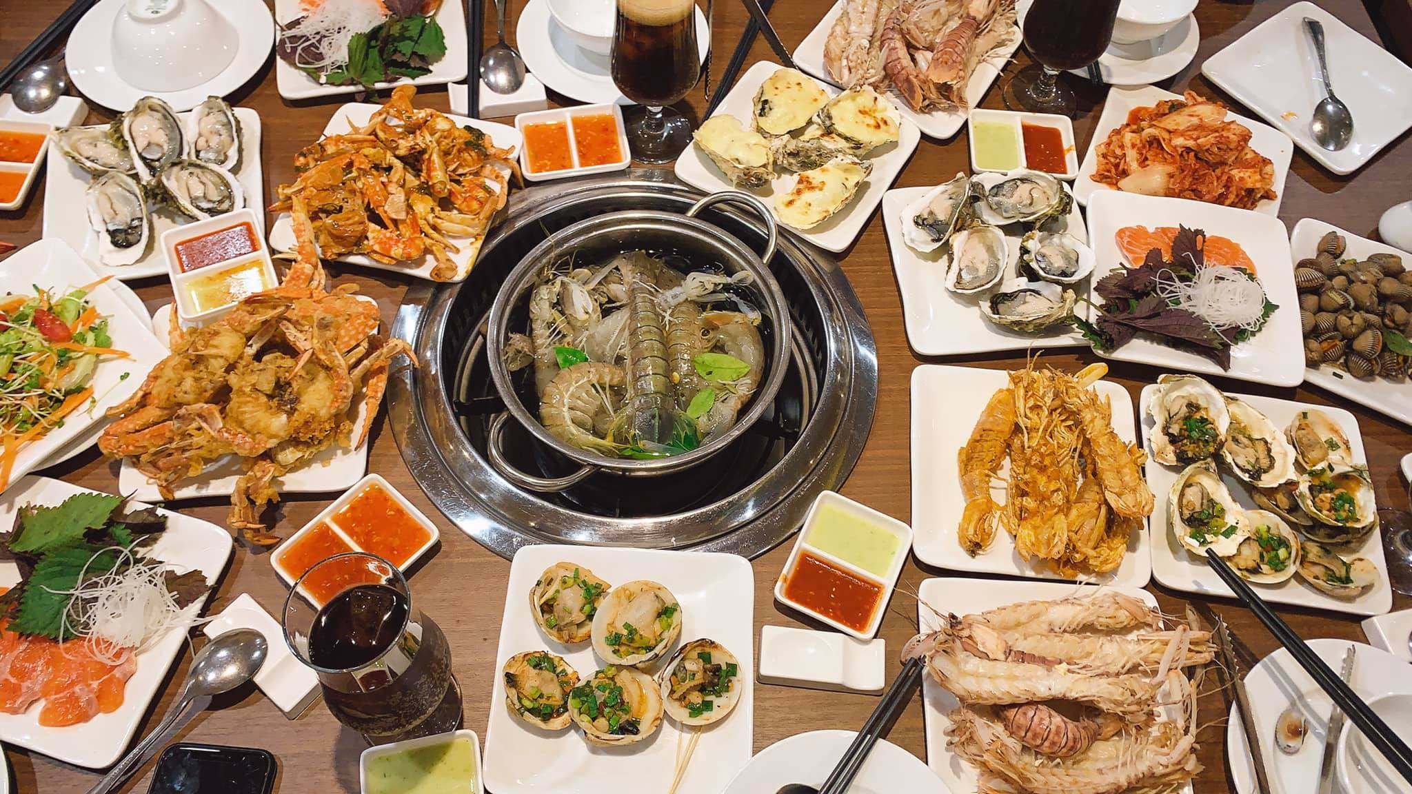 Siêu phẩm buffet hải sản Chef Dzung: Review thực đơn, bảng giá 2026 và trải nghiệm chi tiết nhất