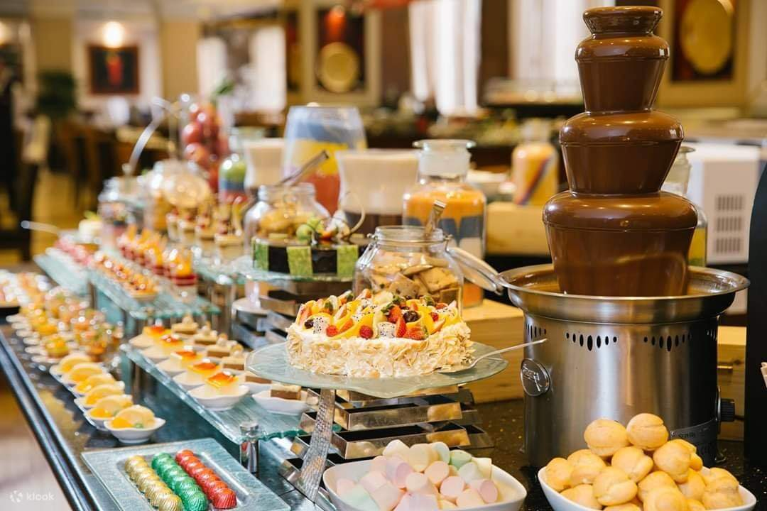 Review Oven D’or: Thực đơn, bảng giá 2026 & trải nghiệm ăn Buffet hải sản 5 sao tại khách sạn Sheraton Hà Nội