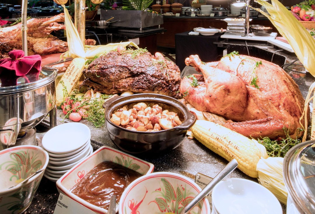 Review Oven D’or: Thực đơn, bảng giá 2026 & trải nghiệm ăn Buffet hải sản 5 sao tại khách sạn Sheraton Hà Nội
