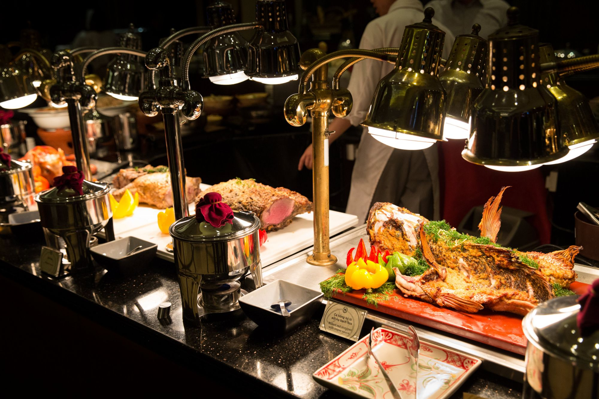 Review Oven D’or: Thực đơn, bảng giá 2026 & trải nghiệm ăn Buffet hải sản 5 sao tại khách sạn Sheraton Hà Nội