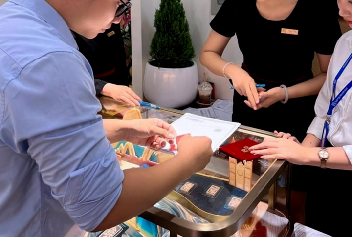 Chính sách thu mua 120 ngày của PNJ là gì? Khách hàng nắm giữ kim cương, trang sức PNJ cần làm gì để tối ưu quyền lợi?