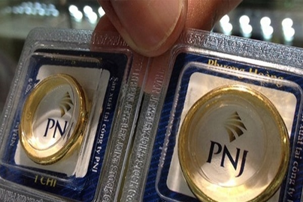 Bán vàng PNJ ở tiệm vàng ngoài được không? Phí trừ chênh lệch bao nhiêu?
