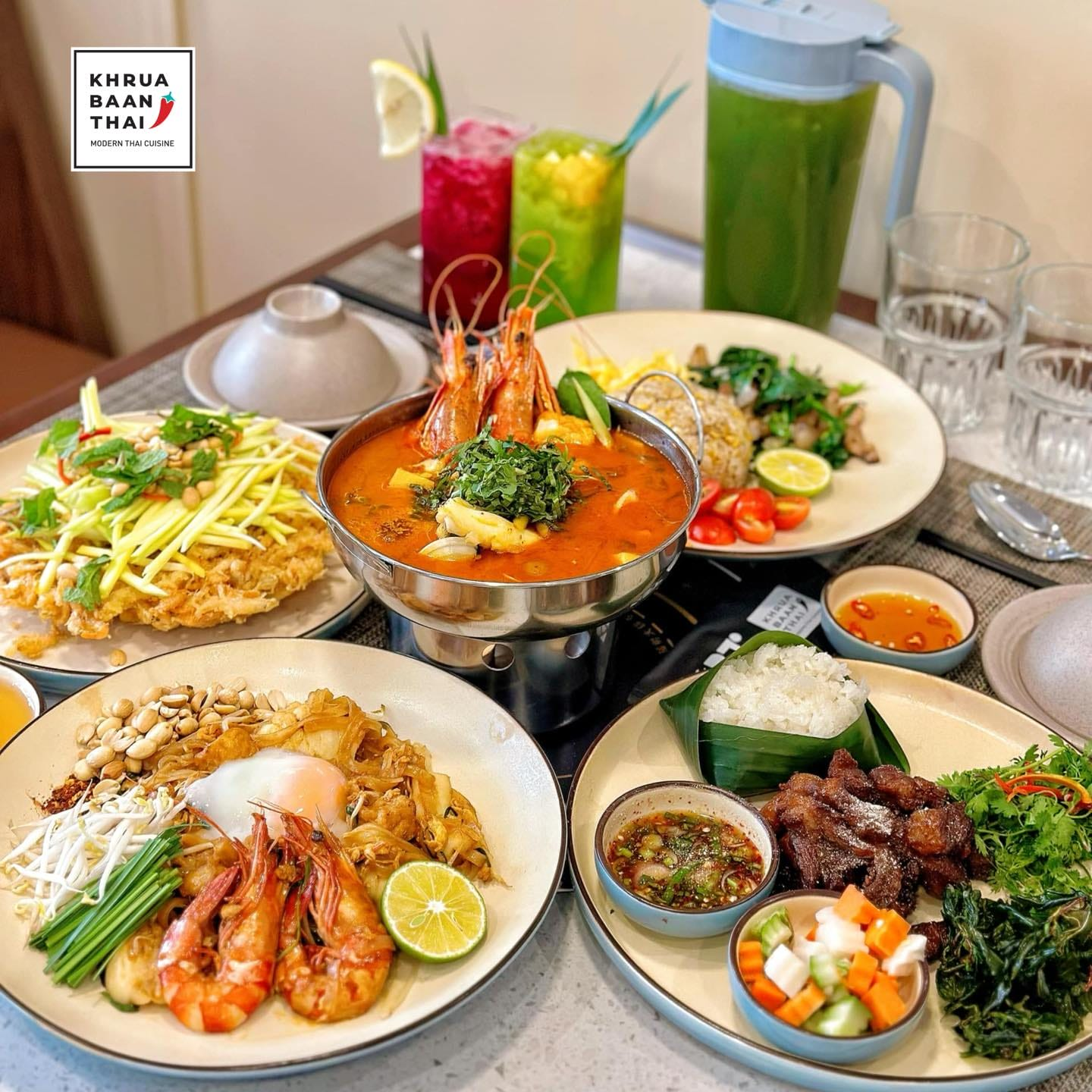 Khrua Baan Thai có ngon không? Review chi tiết thực đơn, bảng giá 2026 & Trải nghiệm thực tế từ A – Z