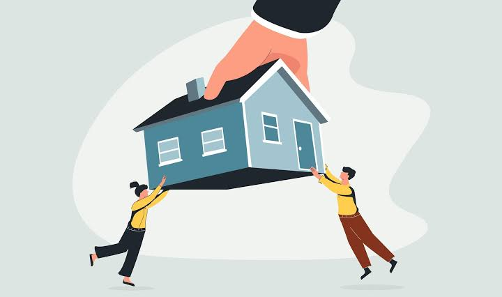 Tại sao giá nhà Việt Nam cao gấp nhiều lần thu nhập? Đâu là lối thoát cho giới trẻ?