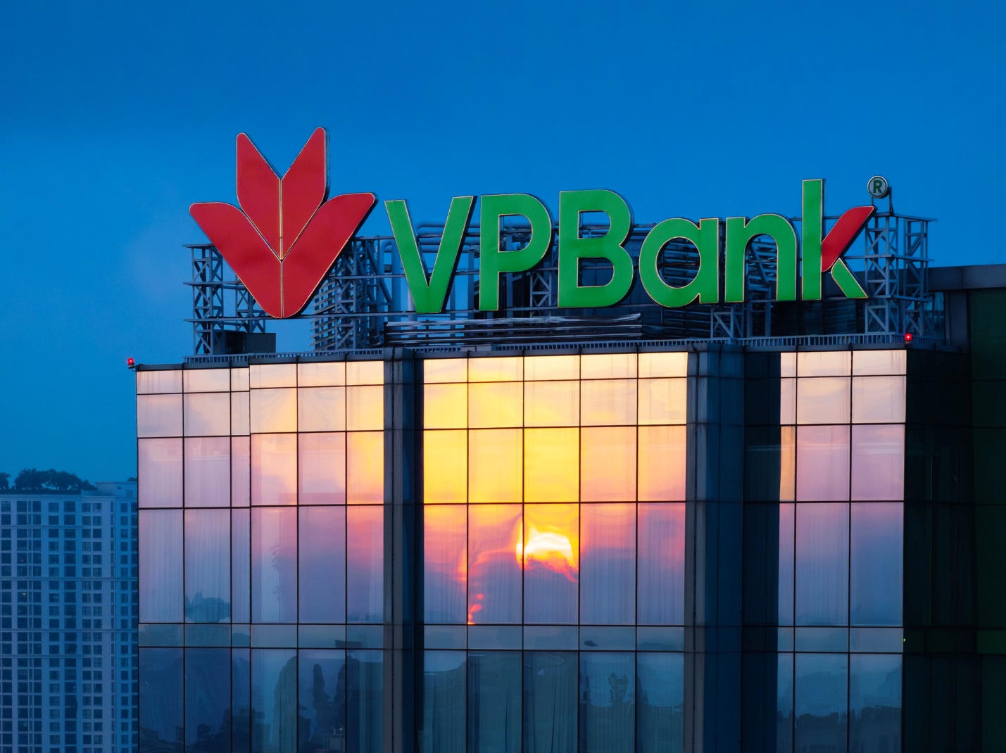 Phân tích cổ phiếu VPB (VPBank) 2026: Lãi kỷ lục nhưng giá dò đáy – Có nên đầu tư?