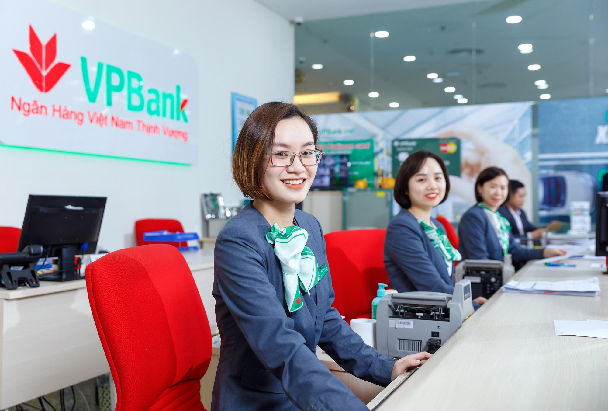 Phân tích cổ phiếu VPB (VPBank) 2026: Lãi kỷ lục nhưng giá dò đáy – Có nên đầu tư?
