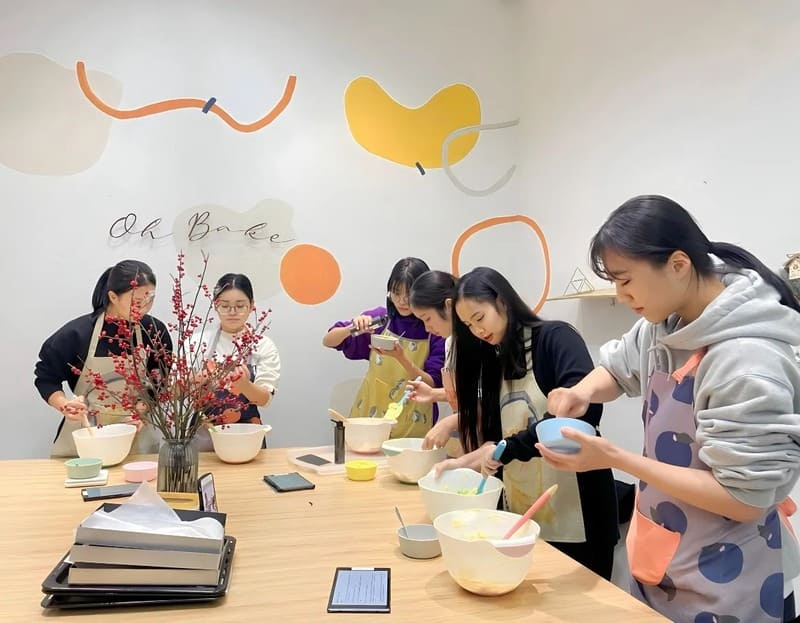 Cuối tuần đổi gió: TOP 8 workshop làm bánh TPHCM siêu chill, healting tâm hồn