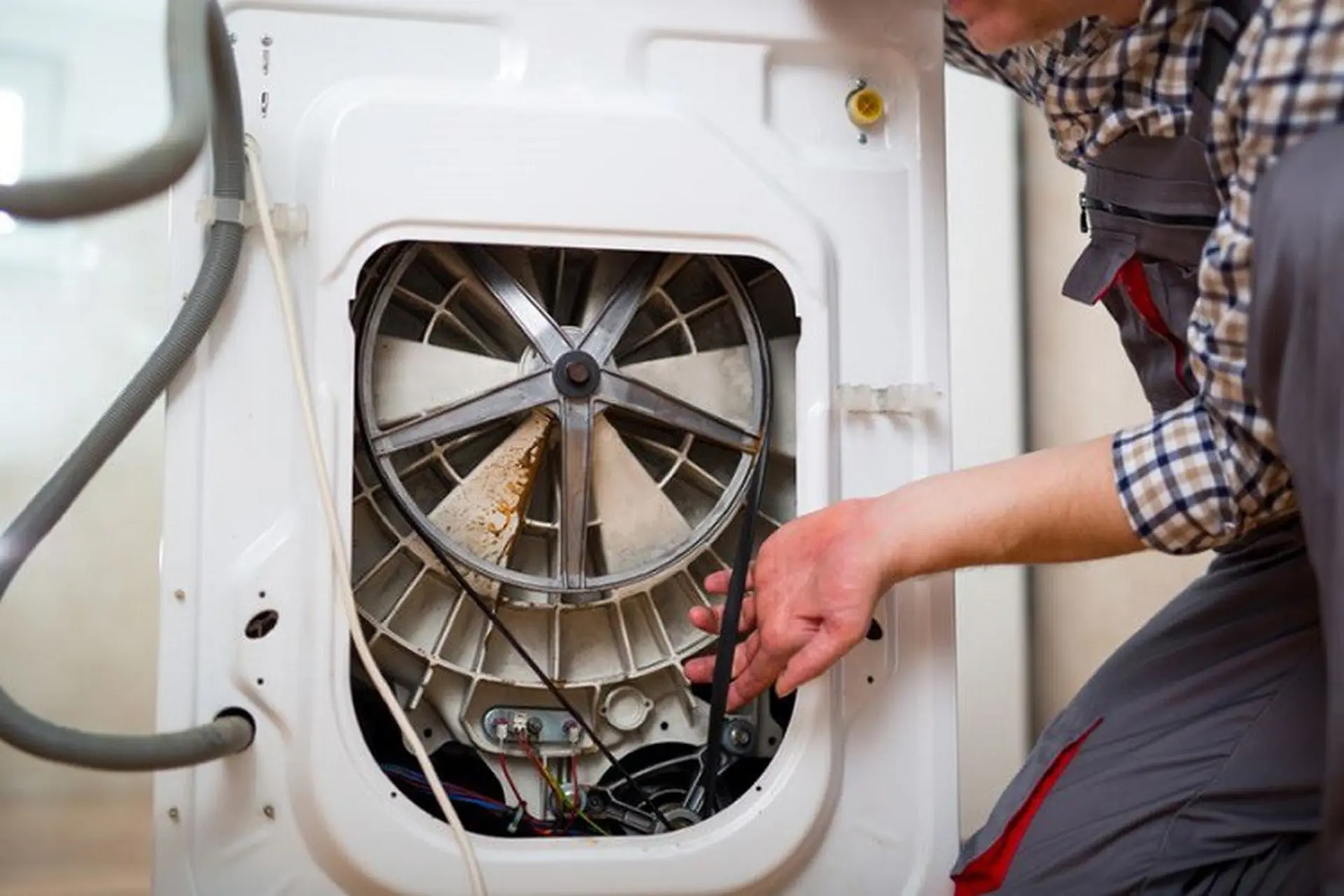 Máy giặt không vắt được: Bắt bệnh chuẩn xác 10 nguyên nhân & Cách tự khắc phục tại nhà